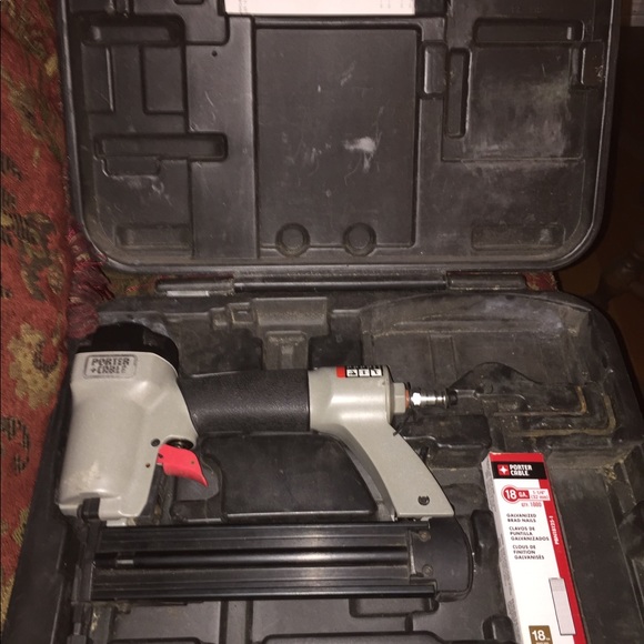 Porter cable BN125A 18ga brad nailer with case - Picture 2 of 2